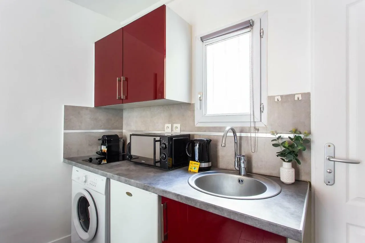 Cmg Montmartre/ Trois Freres Paris